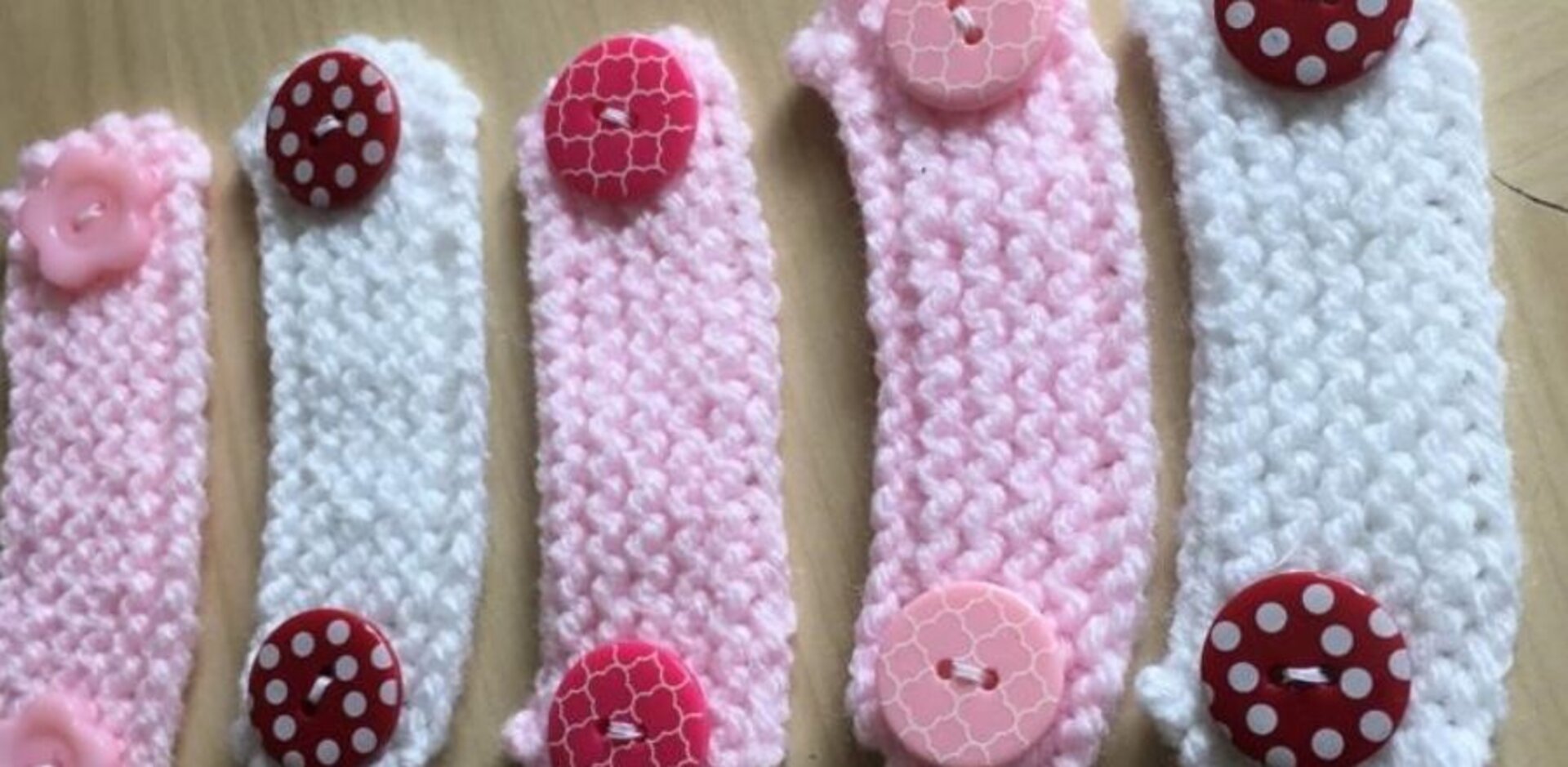 Andrea and her mum have already made over 200 protective bands and want to support GCU students
