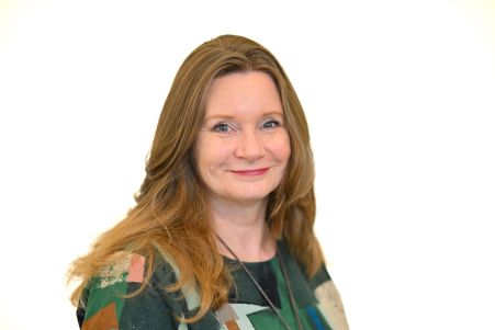  Elaine Gardiner