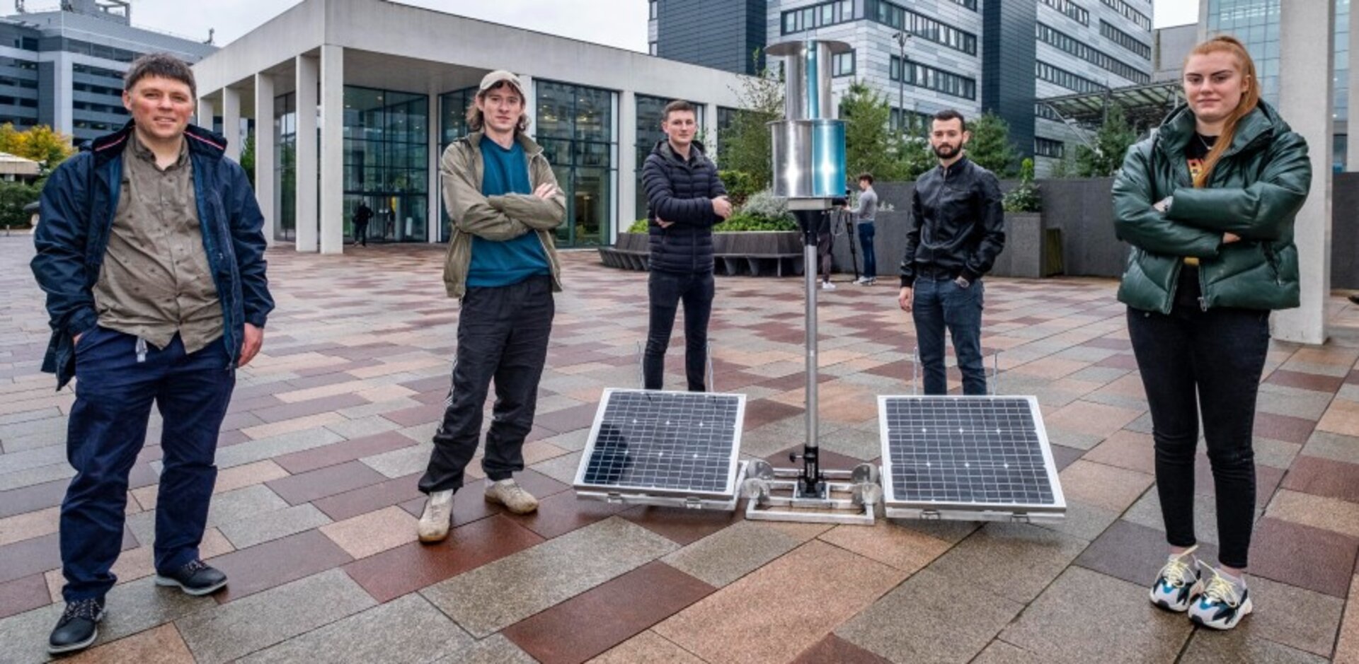 Dr Andrew Cowell with student engineers Scott McCulloch; Adam Friend; Jamie Whitehead; Rebekah Edgar.