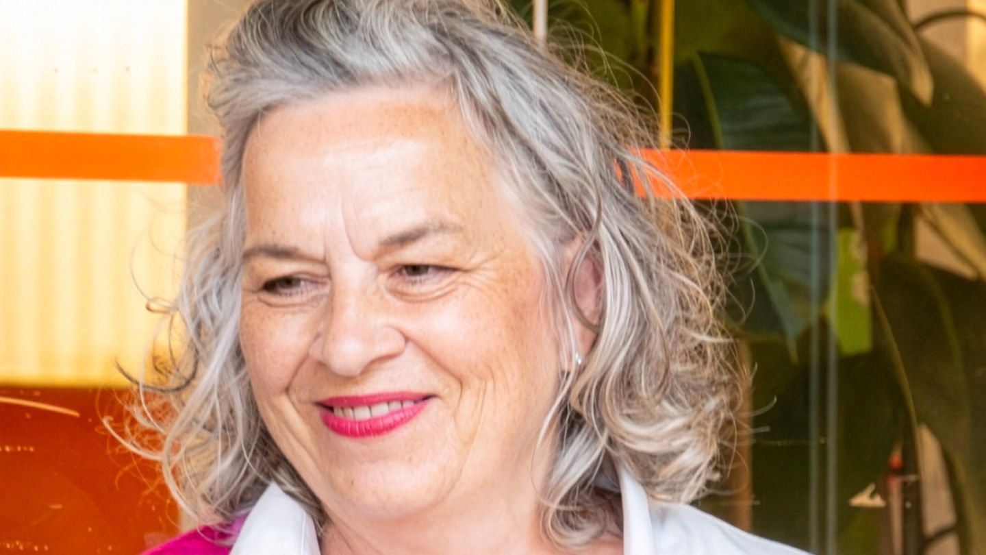 A photo of Dr Jane Milton smiling